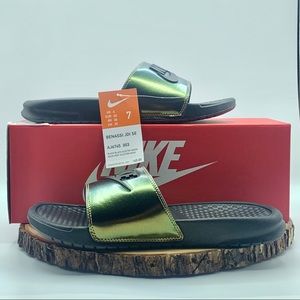 NIKE Women’s Benassi JDI SE Size